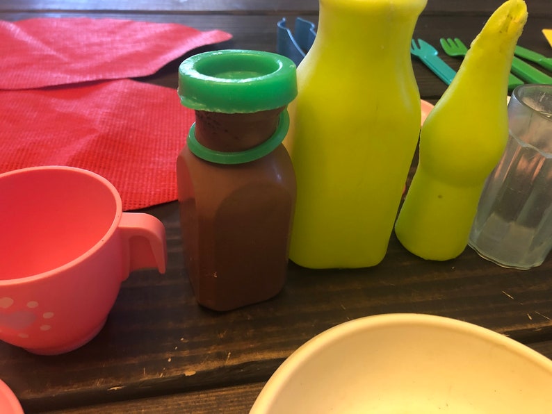 Vintage assortment of 1980\u2019s Kitchen culinary items.