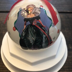 Vintage Collectable plastic 1995 Mattel Barbie Christmas ornament.