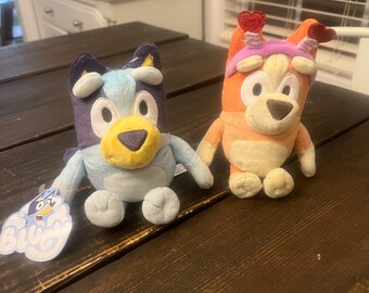 Bluey Friends  Bluey and Smoochy Kiss Bingo Plush lot
