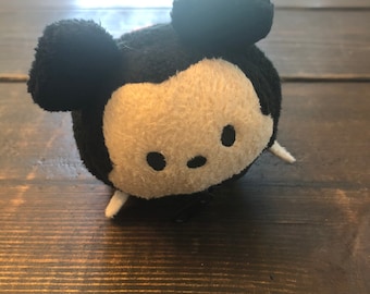 Disney Store Mickey Mouse Tsum Tsum Plush Stow Away Bag