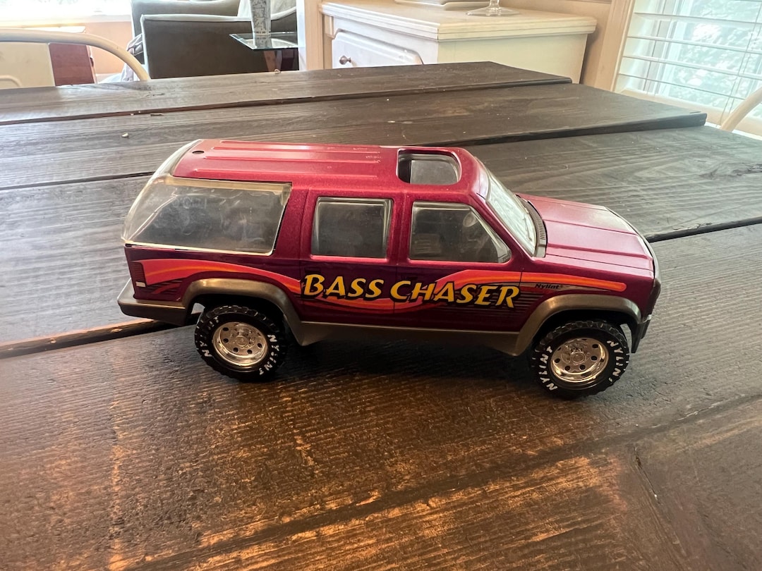 Nylint Bass Chaser Gone Fishing Truck Vintage 1994 Silver/purple