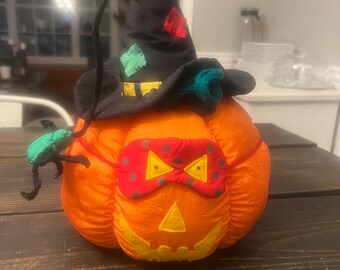 Masked Parachute Stuffed Jack O Lantern Pumpkin w/ Witch Hat and Spider 1995 By Sharan Simkins for Holiday Workshop international Silver Co