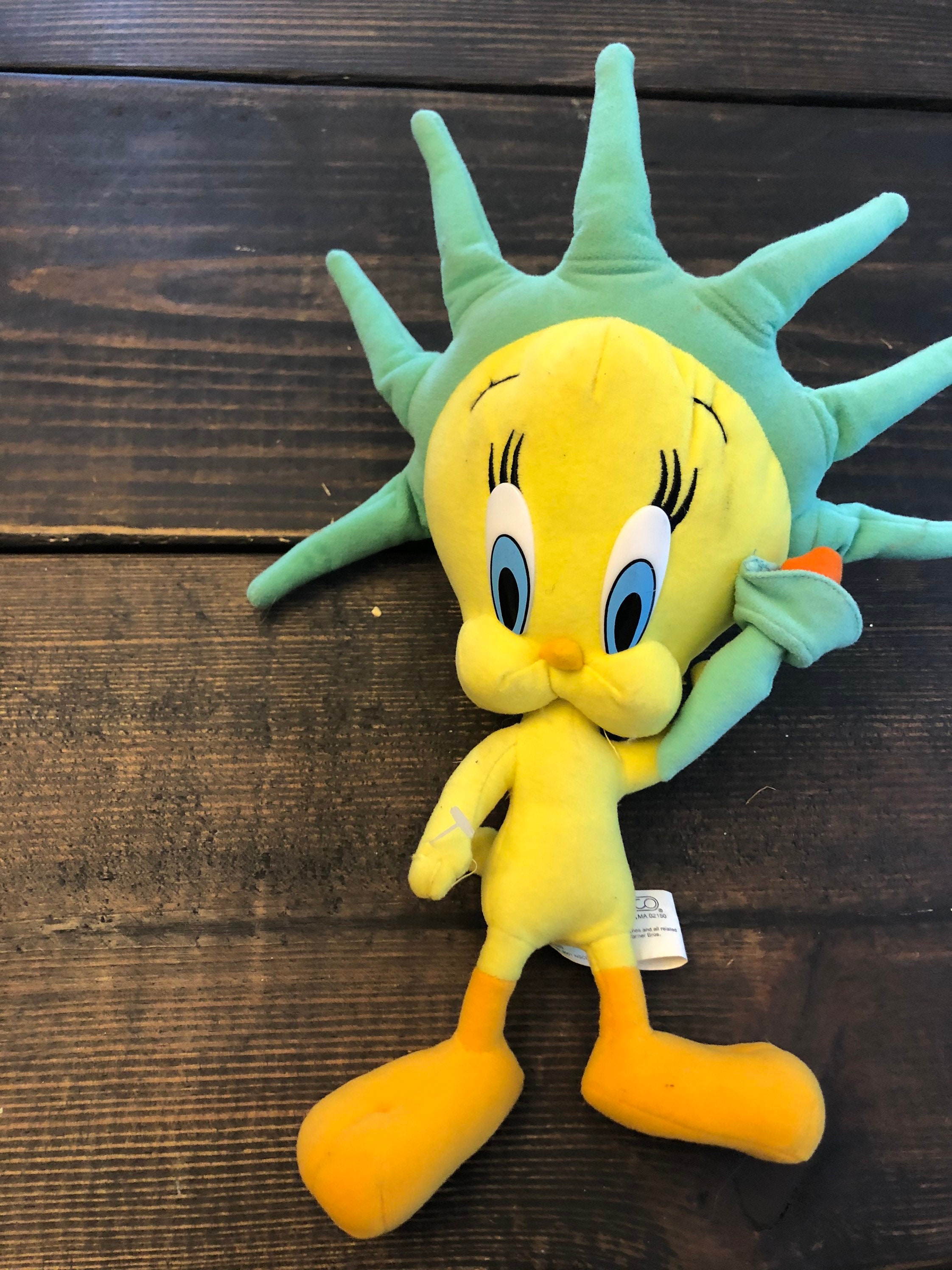 Tweety Bird 置物 シリアルナンバー入り Amazon.com: LLADRÓ Porcelain Figure Tweet in Yellow with Matte