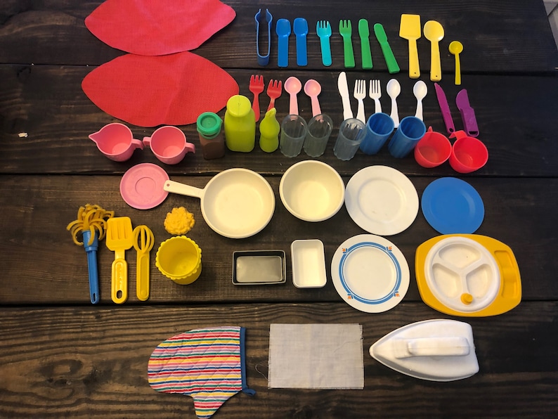 Vintage assortment of 1980\u2019s Kitchen culinary items.