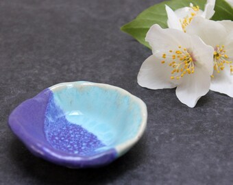 Small pottery bowl mauve and sky blue, handmade ceramic, stoneware, jewellery holder, ring dish, decorative pot, bowl, decorative pottery