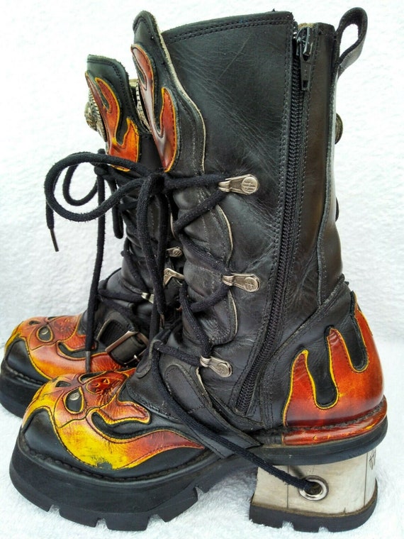 New Rock blazing flames boots