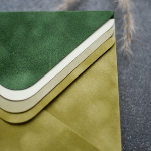 Green Velvet envelopes: Sample Pack of 4 /wedding envelope / C6 size/ 114x162mm / 4.5 x 6.4in / elegant envelope / elegant gift envelope