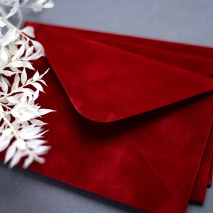 Velvet envelope  / royal red velvet / wedding envelope / C6 size/ 114x162mm / 4.5 x 6.4in/ elegant envelope / elegant gift envelope