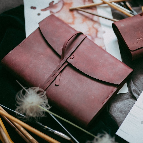 Sketchbook hand bound in rustic leather covers / personalised sketchbook / Travel sketchbook