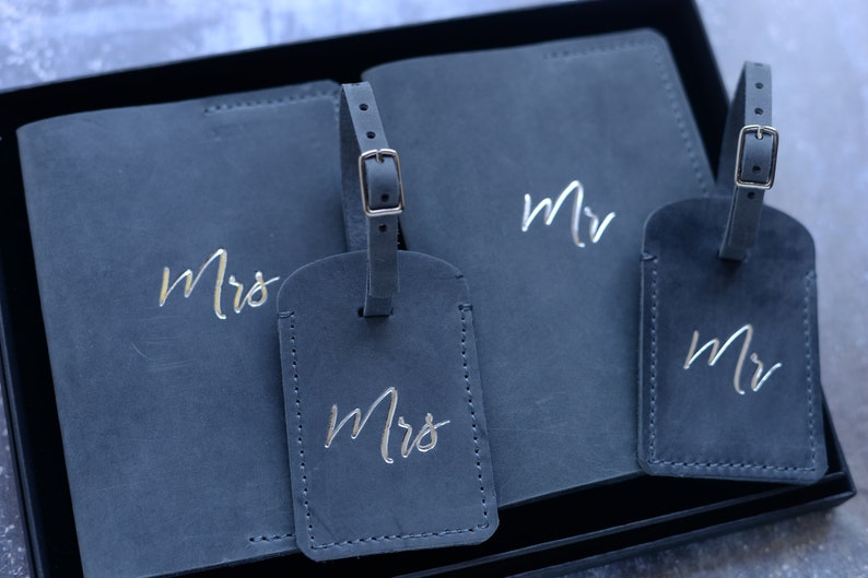 Customizable Suitcase tag set for two / Mr & Mrs // Wedding gift for Couple // Leather Luggage Tags// Customized Gift for Newlyweds image 8