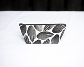 hand print makeup cosmetic bags/makeup bag/travel pouch/cotton japanese pouch/printed cotton cosmetic bag/gift for mom/hand print pouch