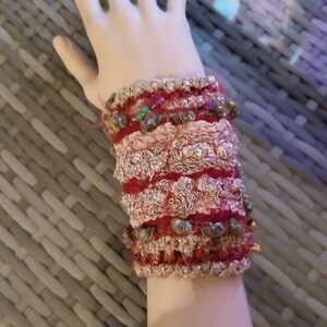 Bracelet manchette astucieusement unique bâton de chauffe-impulsion contemporain et travail au crochet noble précieux image 5