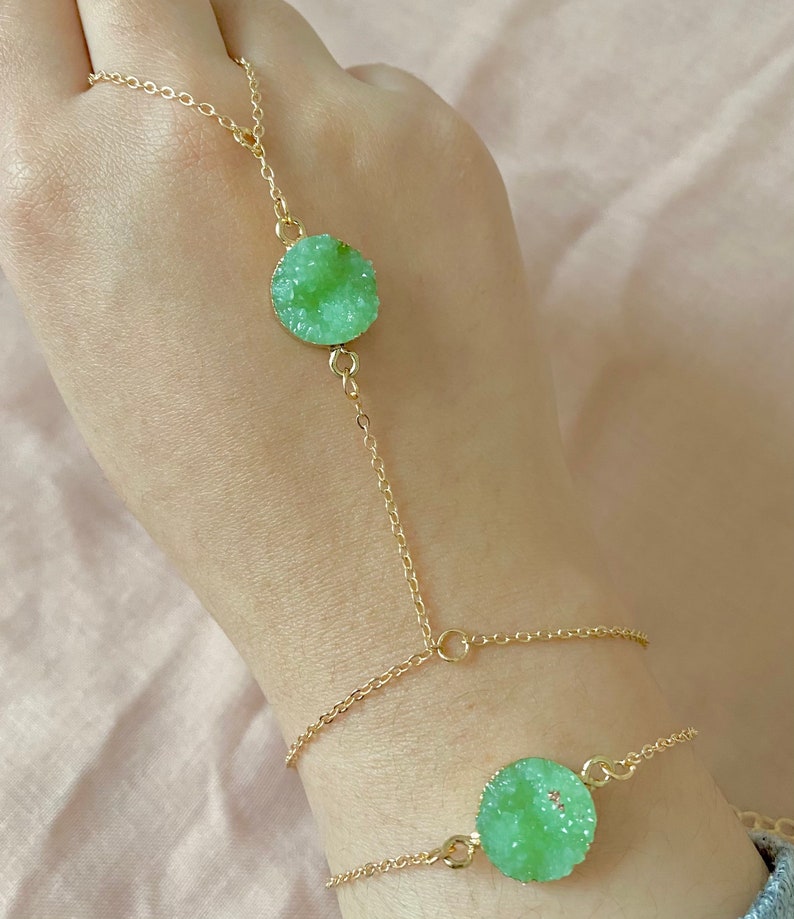 Dainty Sage Green Resin Druzy Quartz Crystal Gold Plated Hand Chain Slave Bracelet Ring Bracelet Hand Harness