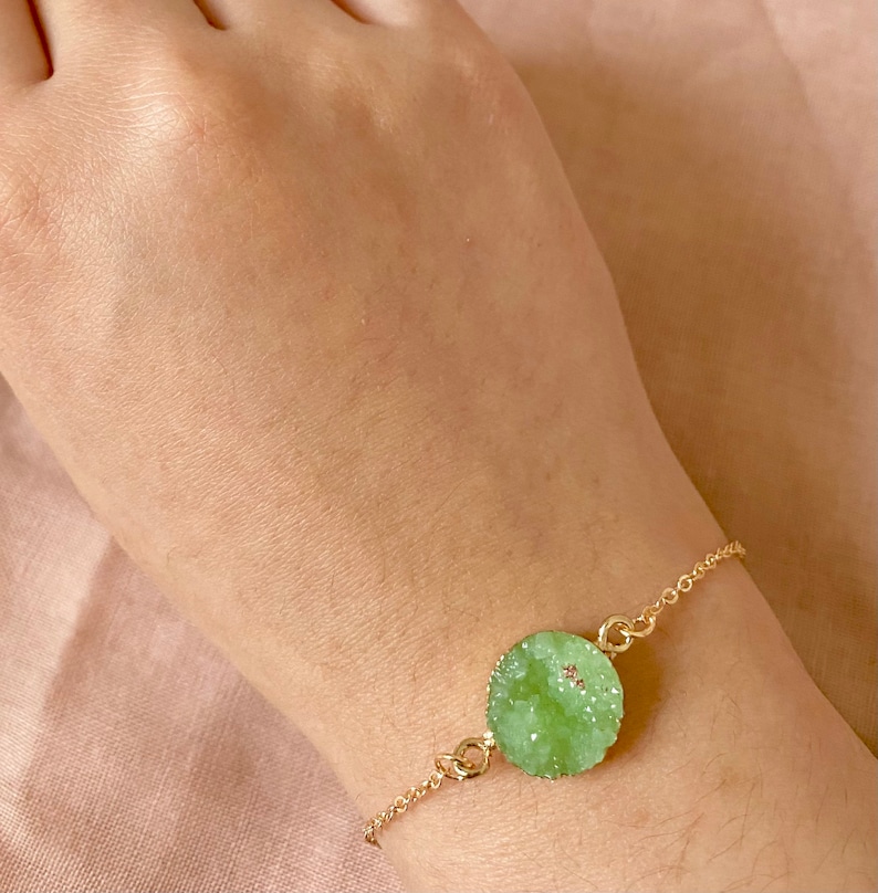 Dainty Sage Green Resin Druzy Quartz Crystal Gold Plated Hand Chain Slave Bracelet Ring Bracelet Hand Harness