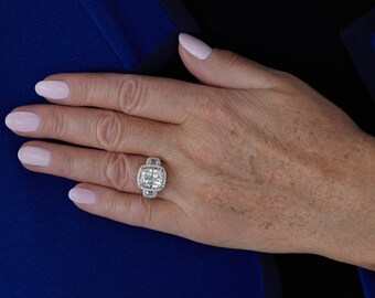 RESERVIERT GIA 7.58ctw Estate Radiant Cut & Trapeze Diamant Verlobungsring Halo 18kWG Ring