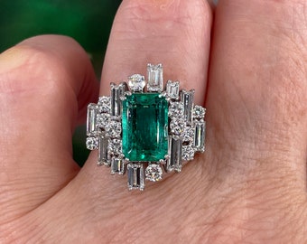 Vintage AGL 5.75cts Insignificant Colombian Green Emerald Diamond 14KW Gold Ring