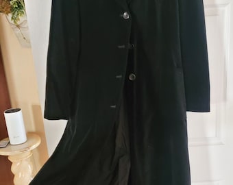 Vintage Speigel Tall ladies 10 black velvet duster trench coat for over formal or gothic cosplay multi purpose jacket