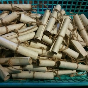 Vintage looking aged distressed Ivory parchment, mini scrolls, blank for parties, wedding favors, Notes, messages in bottles treasure hunt