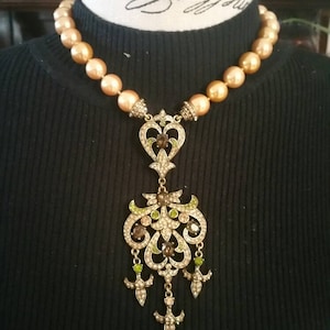 Vintage Heidi Daus pearl beads pendant necklace ornate statement bold ladies costume jewelry crystals and bling stunning bling discontinued