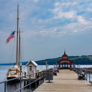 Seneca Lake Watkins Glen NY druckbare Kunst. Finger Lakes Kunst. Upstate NY ländliche Szene . Ländliche Landschaftsmalerei. Digitales Bild