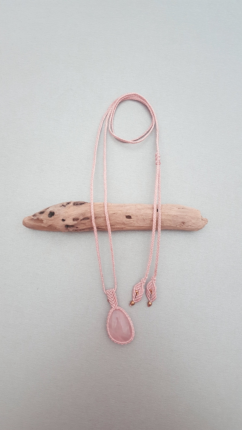Pendentif Quartz RoseCollier Macram\u00e9 avec un Quartz RoseBijou UniqueFait main et Fair trade Collier ethniqueCollier Boh\u00e8meBoho Chic