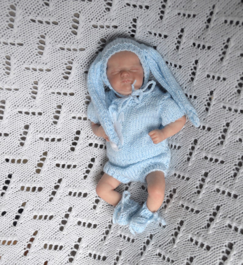 9 inch micro preemie hand knitted bunny set for reborn/silicone baby doll doll not included image 3