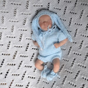 9 inch micro preemie hand knitted bunny set for reborn/silicone baby doll doll not included image 5