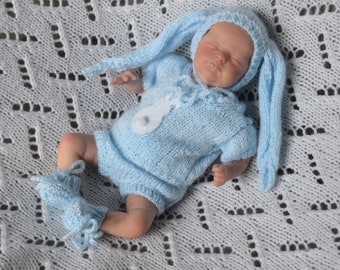 Handgestricktes Häschen Set für Reborn-/Silikon-Babypuppen (Puppe nicht enthalten)