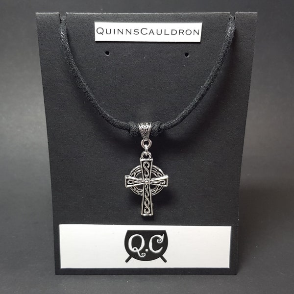 Collar de cruz celta de plata: colgante de cruz gaélica escocesa irlandesa con cordón de algodón negro