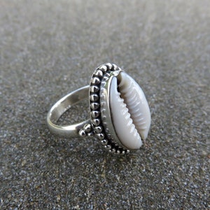 ring with shell silver