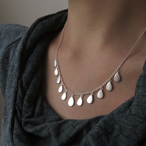 necklace silver with drop shaped elements