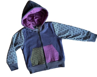 Bonita sudadera con capucha para niños con aspecto de patchwork, suéter para niños, chaqueta con capucha para niños en azul, gris, rosa y verde