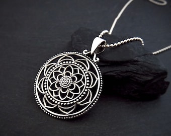 Floraler Mandala Anhänger aus Silber