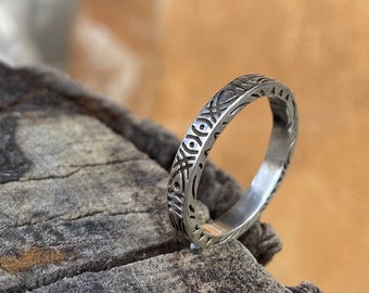 gemusterter massiver Ring aus 925er Silber, gemusterter Silberring