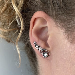 earclimber earring spiral with pearl and dots