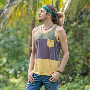 Tanktop met borstzak in olijfbruin geel voor heren in casual look, herenshirt, yogashirt, zomertop, tank, herentop