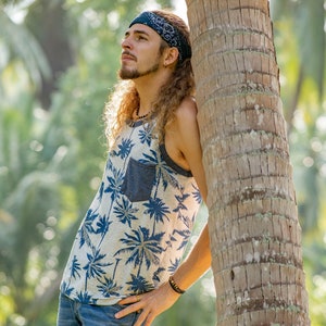 Tanktop mit Brusttasche für Männer in grau blau mit Palmen Print, Männer Shirt, Yoga Shirt, Sommertop, Tank, Männertop