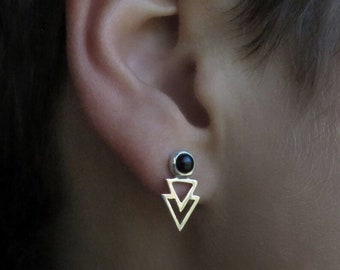 Boucles d'oreilles clous avec pierre et triangles en argent