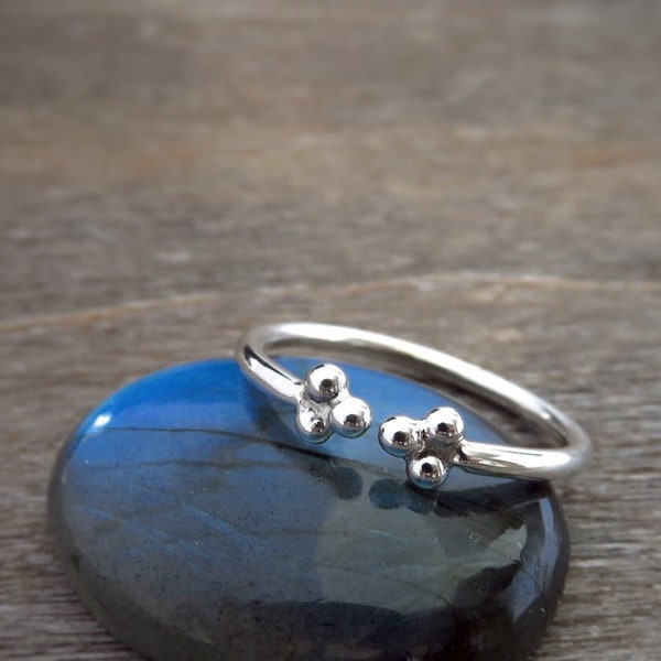 schlichter Silber Ring mit Kügelchen, Zehenring, Ring oben offen, verstellbarer Ring