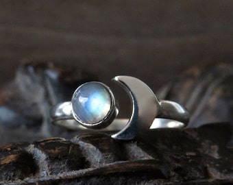 silver ring with moon and stone