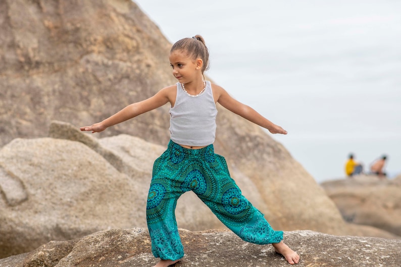 turquoise kids pants with two pockets zdjęcie 5