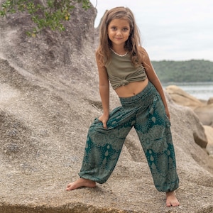 Sarouel turquoise avec motif filigrane pour enfants, pantalons pour enfants, pantalons d'été aérés pour enfants