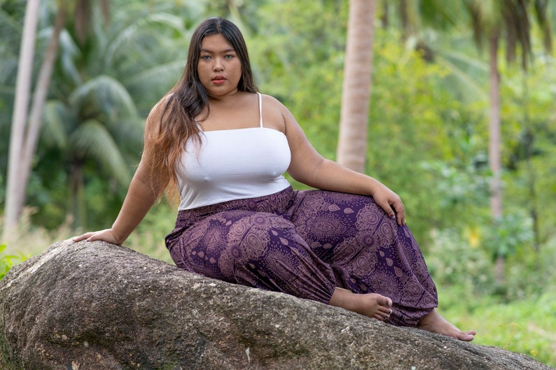 PLUS SIZE luftige Pluderhose filigran gemustert in lila mit Taschen, XXL, große Größe Bild 3