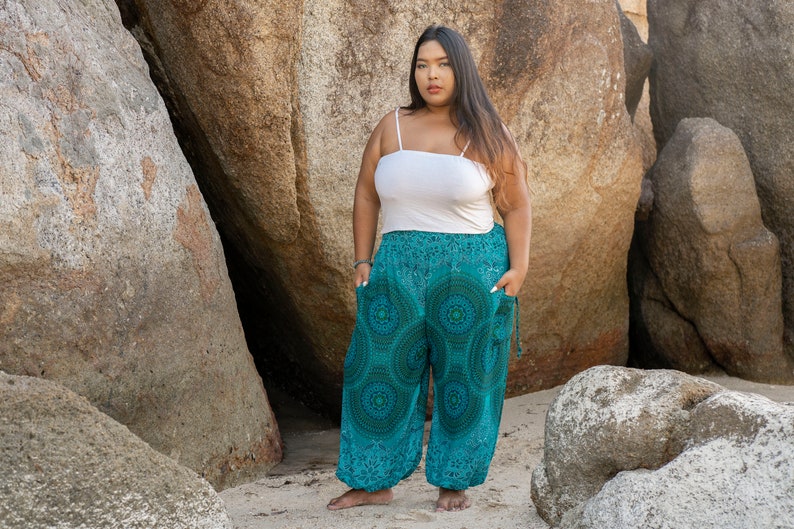 PLUS SIZE luftige Pluderhose mit Mandalamuster in blau türkis Tönen mit Taschen, XXL, große Größe Bild 1