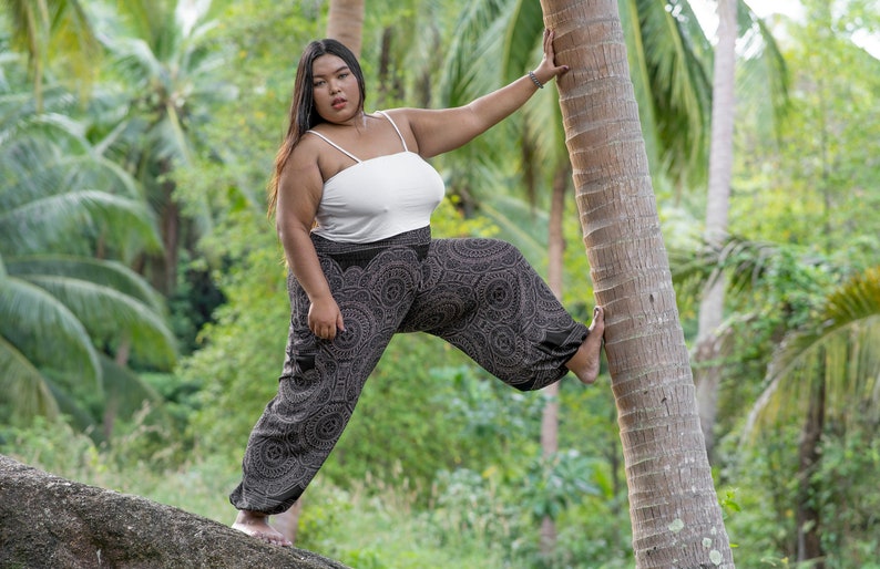 PLUS SIZE luftige Pluderhose mit Mandalamuster in schwarz mit Taschen, XXL, große Größe Bild 3