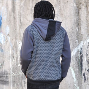 Sweat à capuche patchwork homme gris/noir avec trous pour les pouces image 5