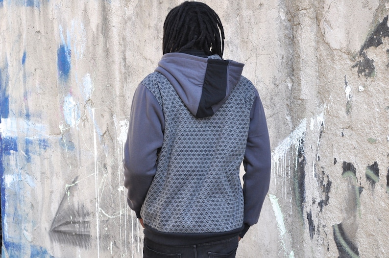 Sweat à capuche patchwork homme gris/noir avec trous pour les pouces image 5