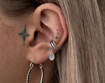 earclip, earcuff with dangling dopshaped stone silver 925