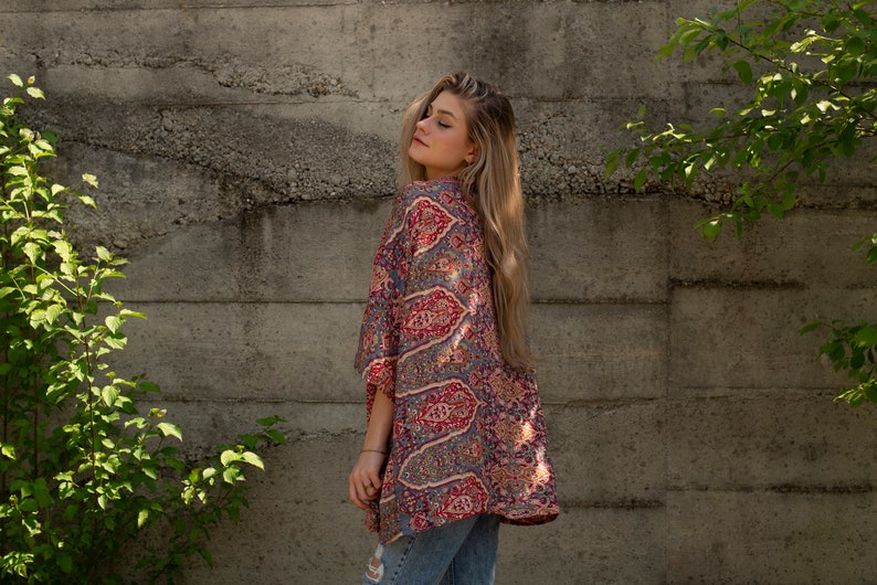 kimono estampado rosa rojo, blusa, pareo, chaqueta ligera imagen 5