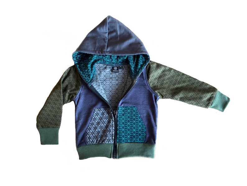 süsser Kinder Hoodie im Patchworklook, Pullover für Kinder, Kapuzenjacke für Kinder in grün blau grau Bild 2